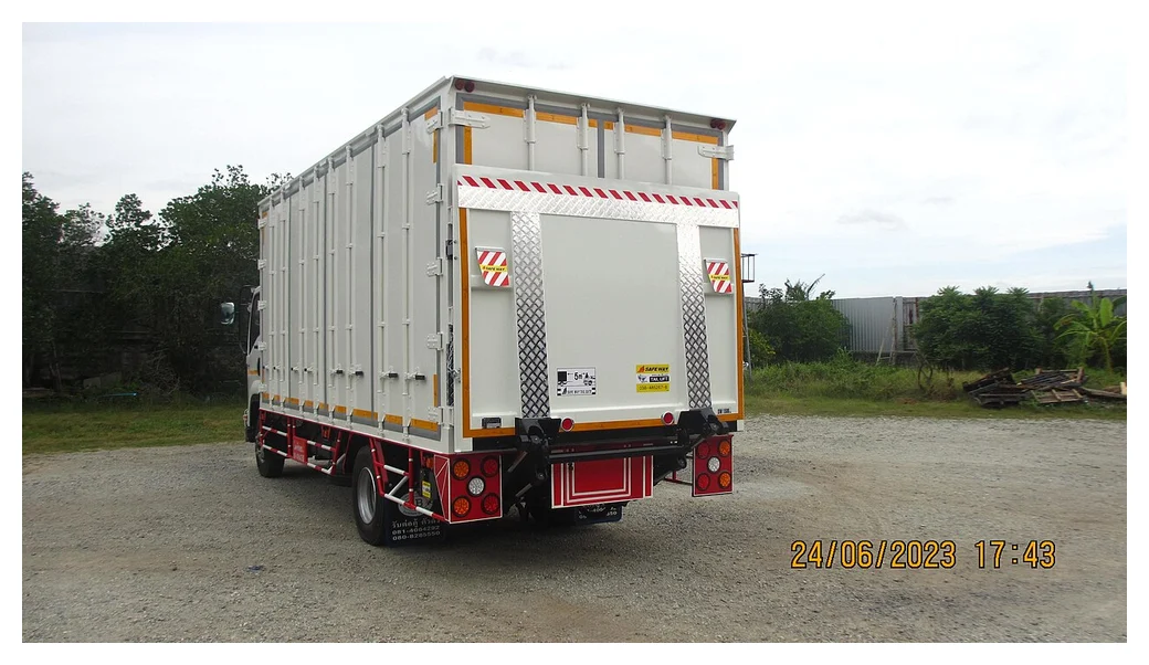 Hydraulic tail lift