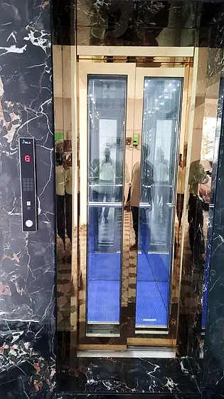 Hydraulic home lift installed by HLA