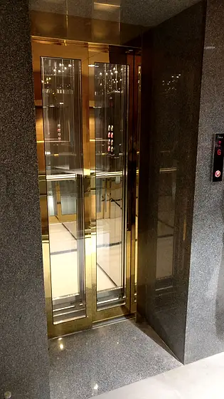 Hydraulic home lift installed by HLA