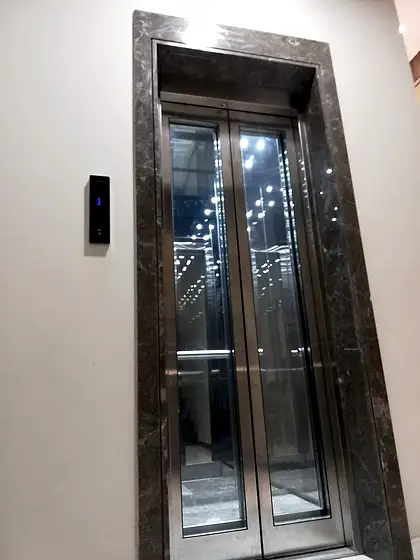 Hydraulic home lift installed by HLA