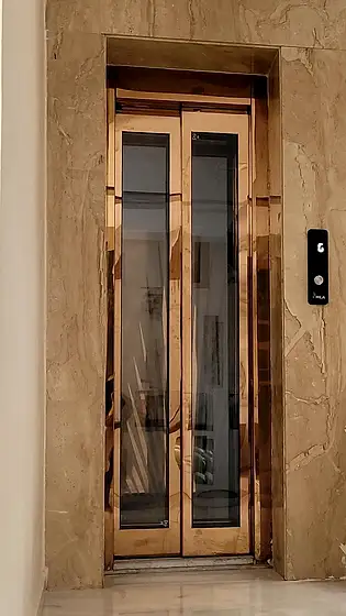 Hydraulic home lift installed by HLA