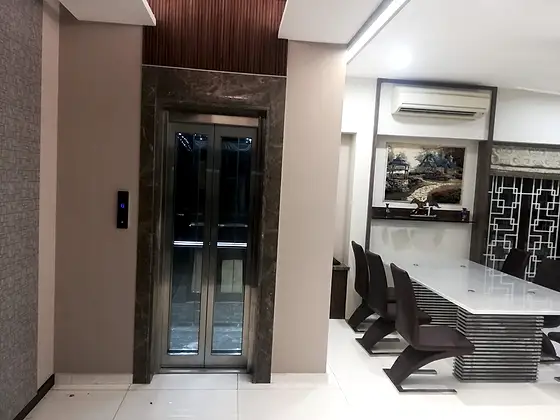 Hydraulic home lift installed by HLA