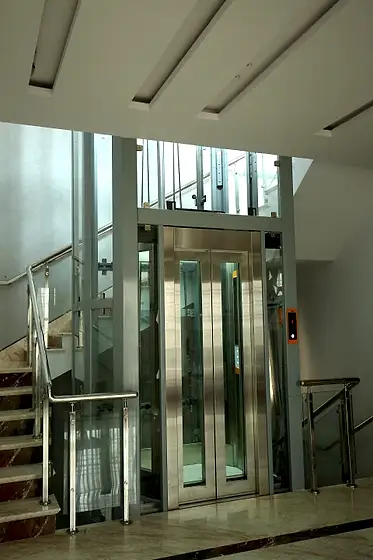 Hydraulic home lift installed by HLA
