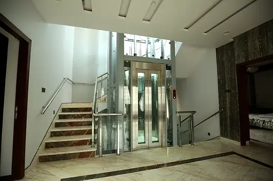 Hydraulic home lift installed by HLA