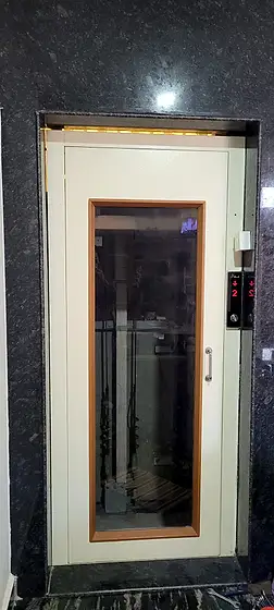 Hydraulic home lift installed by HLA