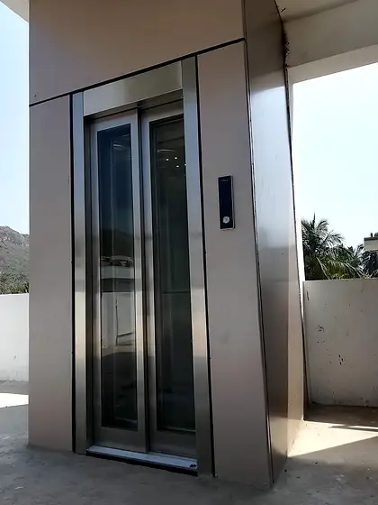 Hydraulic home lift installed by HLA