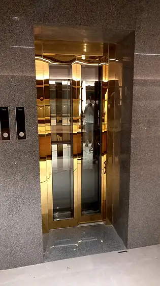 Hydraulic home lift installed by HLA