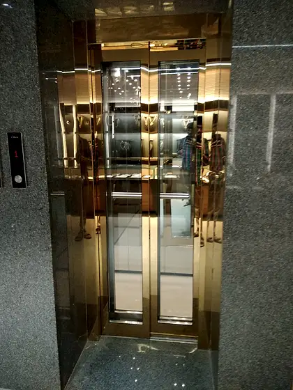 Hydraulic home lift installed by HLA