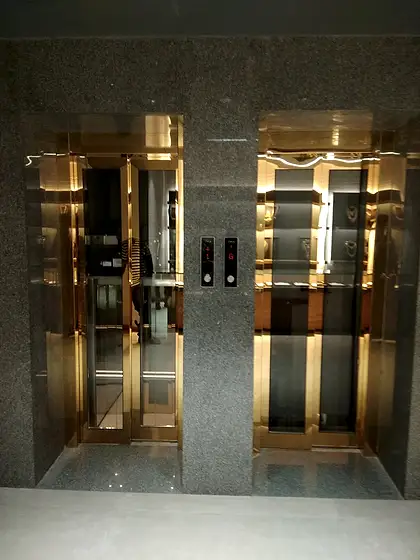 Hydraulic home lift installed by HLA