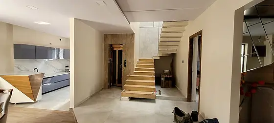 Hydraulic home lift installed by HLA