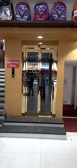 Hydraulic home lift installed by HLA