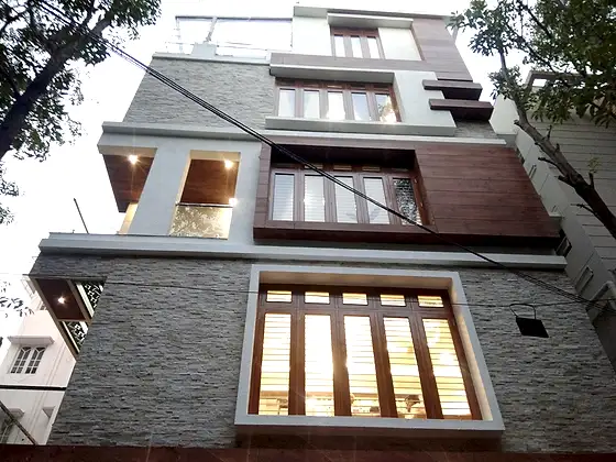 Hydraulic home lift installed by HLA