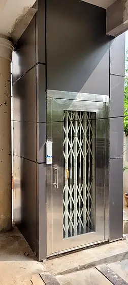 Hydraulic home lift installed by HLA