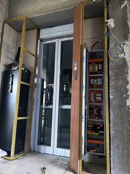 Hydraulic home lift installed by HLA