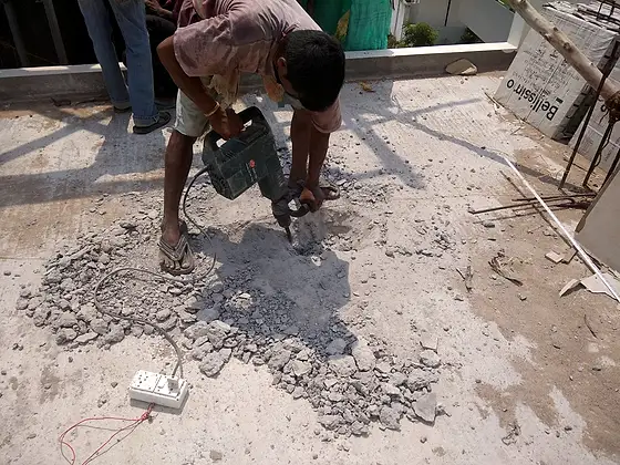 HLA crew at work: pit and foundation