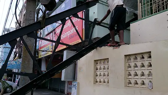 HLA crew at work: shaft and scaffold