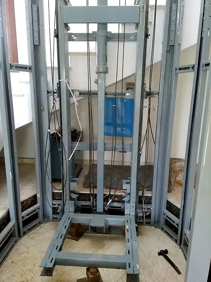 HLA crew at work: car frame